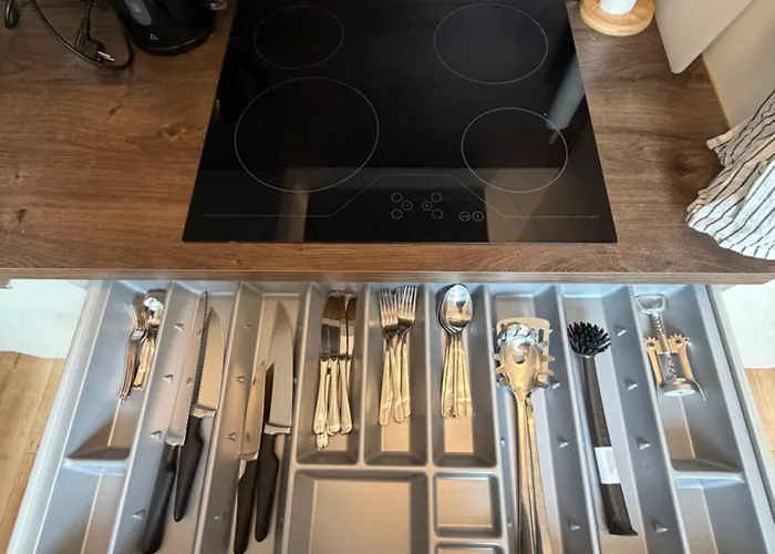 Modern Rooftop In Center 菲拉赫